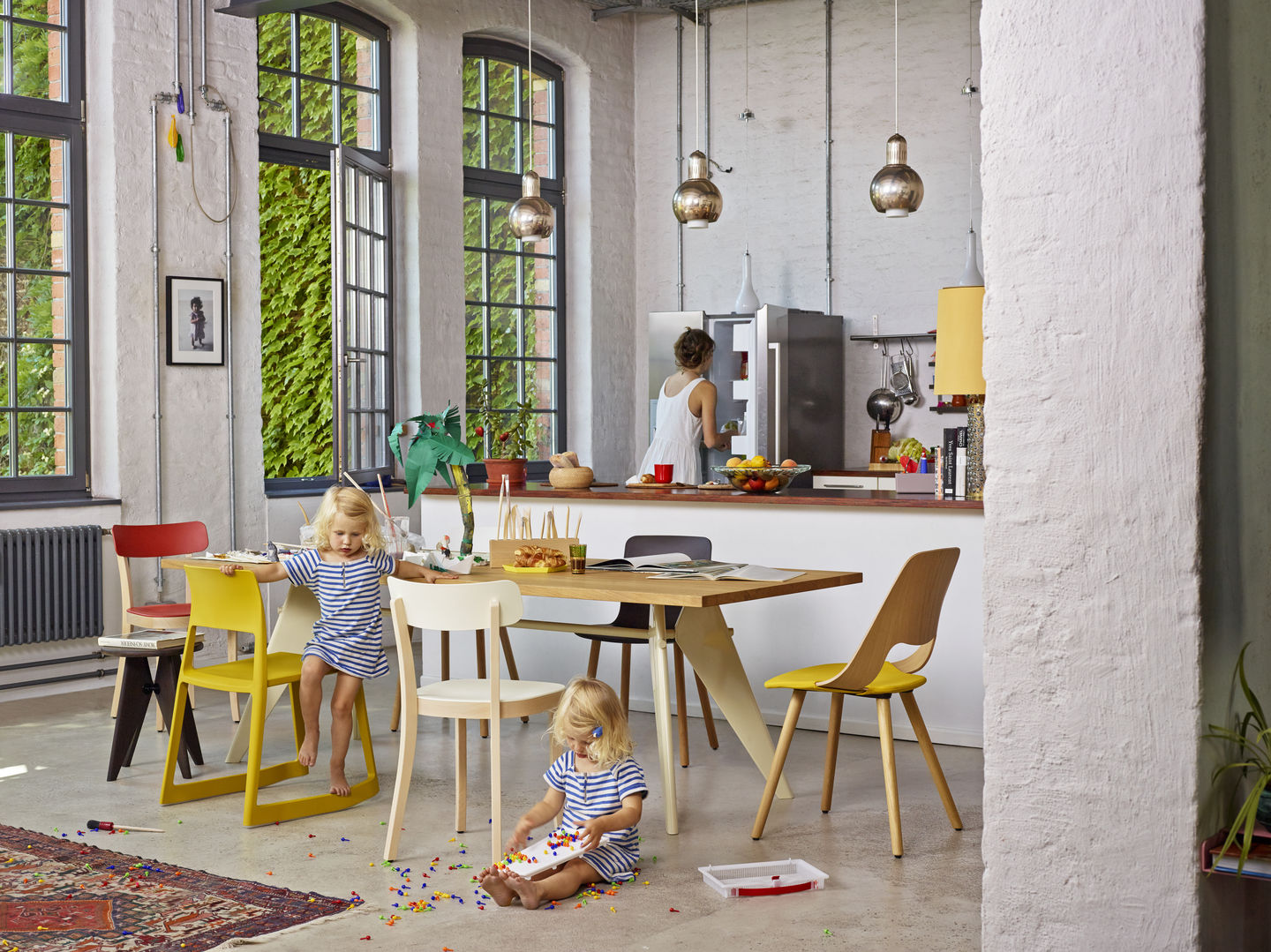 Tip Ton Vitra - Em-table-jill-wood-tabouret-solvay-basel-chair (1)