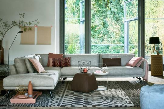 Byen Design on Stock